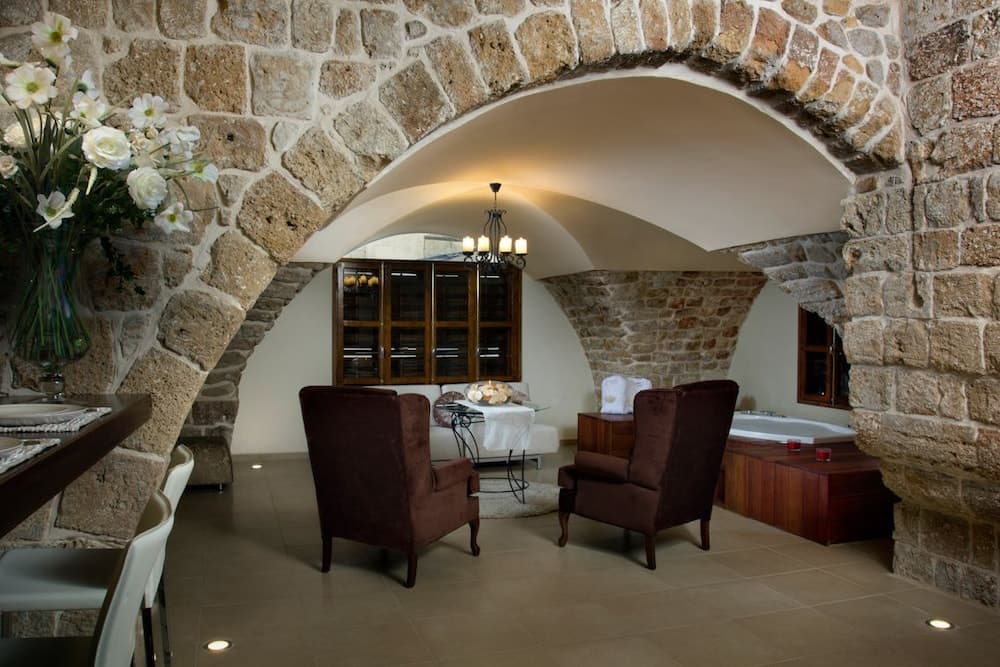 Lighthouse suite