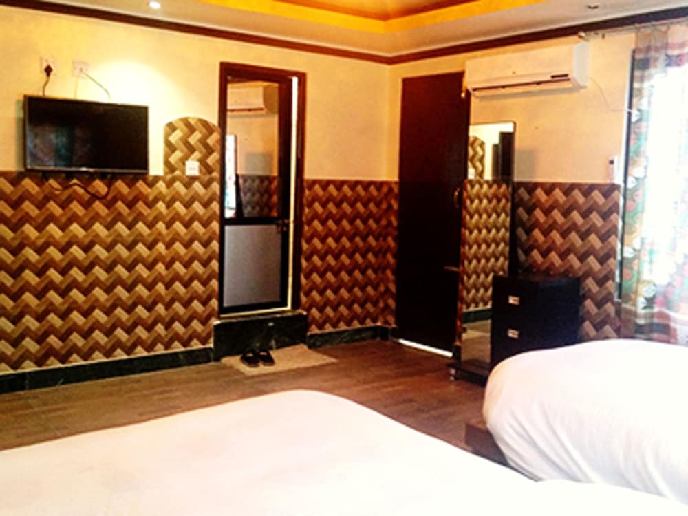 Hotel Crown photo 4