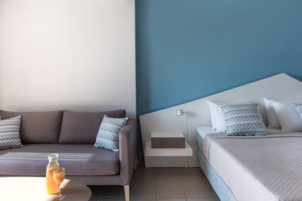 Kassandra Bay Resort, Suites & Spa photo 2