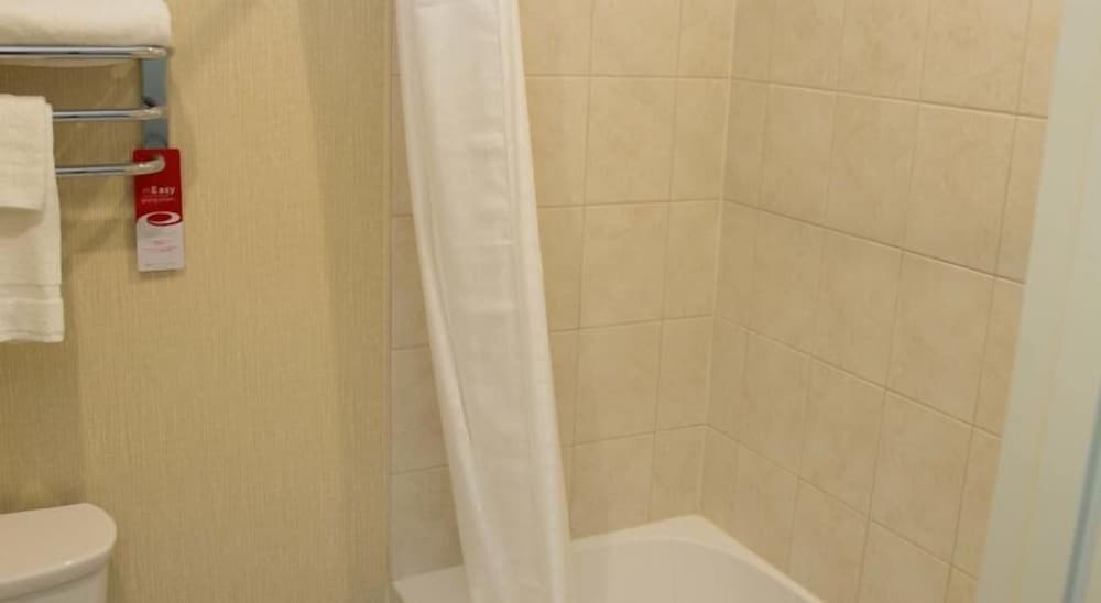 Econo Lodge Taber photo 3