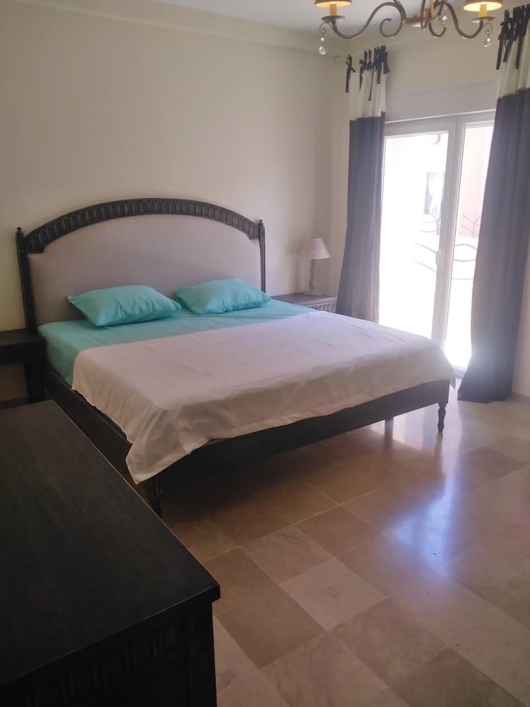 The Dunes Apartments photo 3