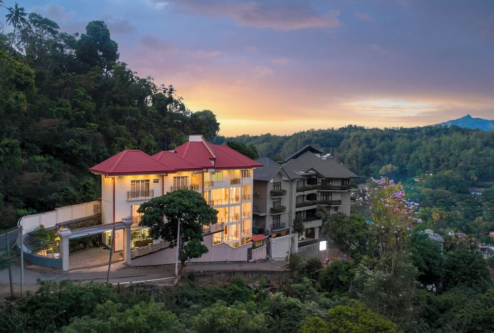 Cassendra Kandy