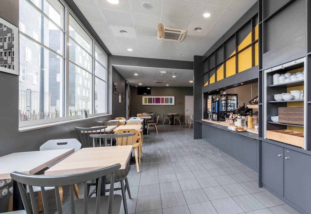 B&B HOTEL Lille Roubaix Campus Gare photo 3