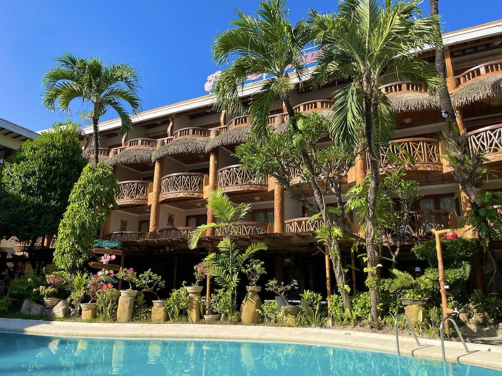 Red Coconut Beach Hotel