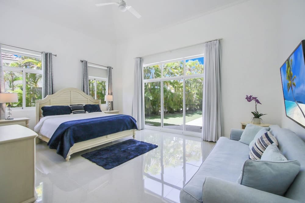 Golf Villa in Bavaro - Pool, Jacuzzi, Staff photo 6