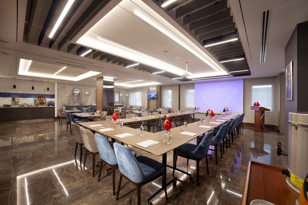 meeting & event spaces