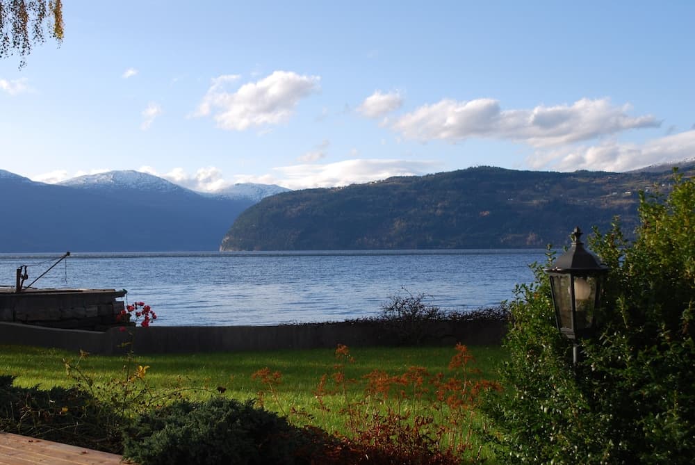 Innvik Fjordhotel - Misjonheimen photo 5