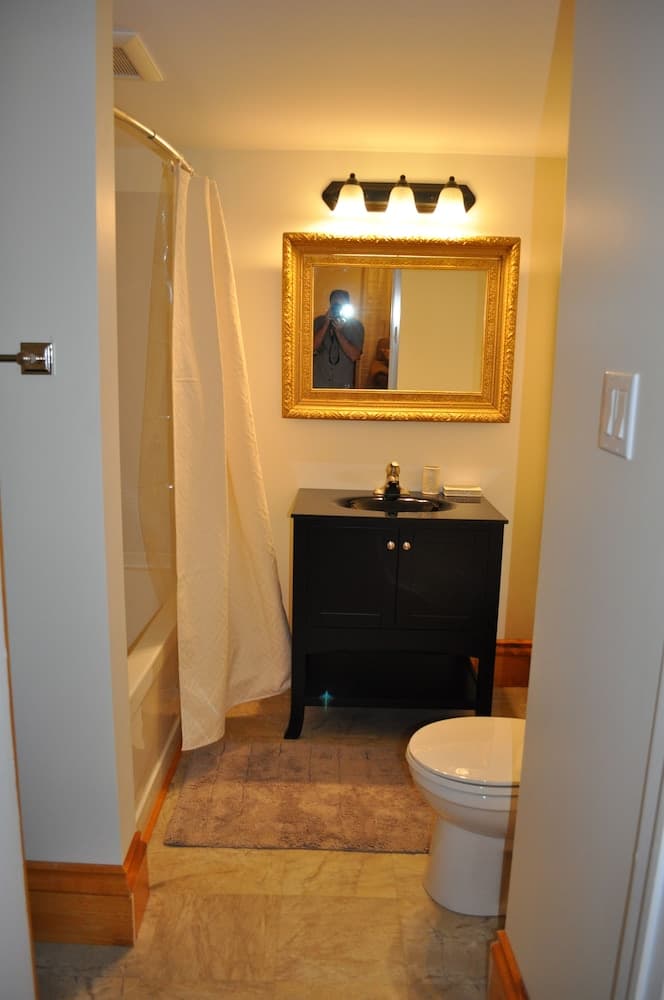 Holman's Heritage Suites photo 6