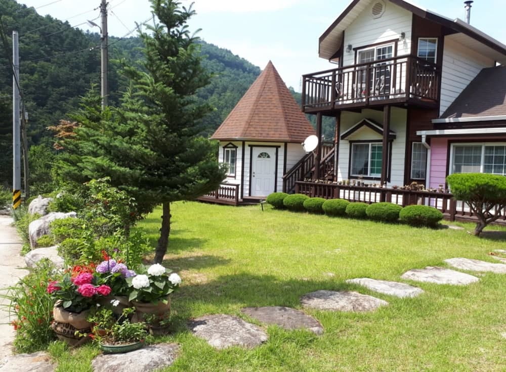 Ravine House photo 2