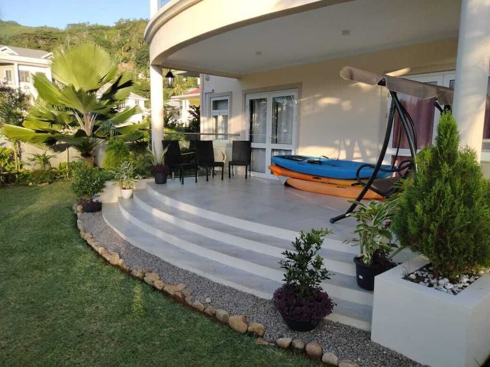 Mae Water Front Apartments photo 9