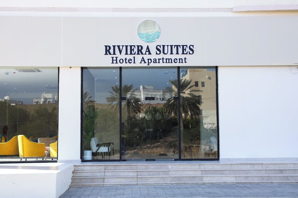 Riviera suites photo 3