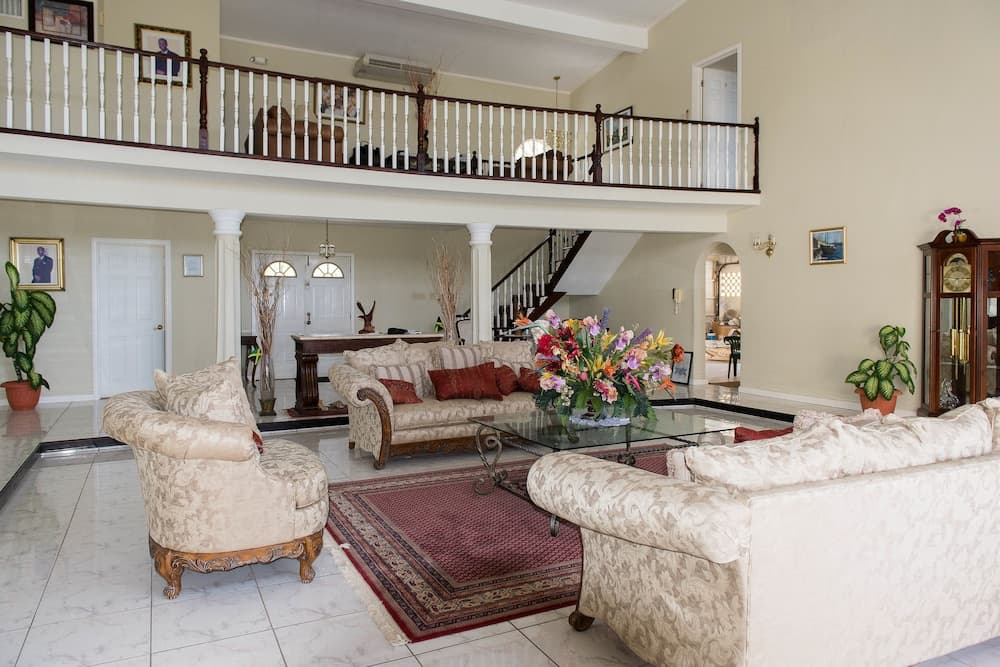 The Royal Kensington Villa photo 9