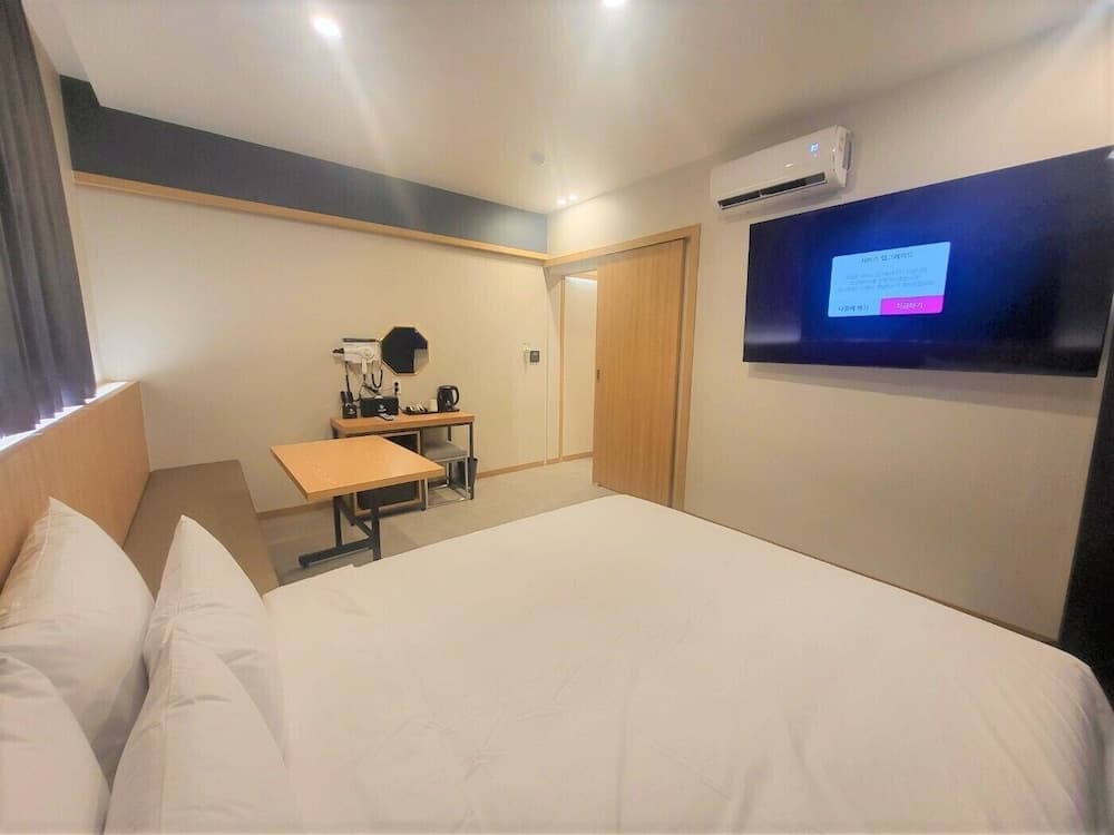 Hotel Leo photo 2