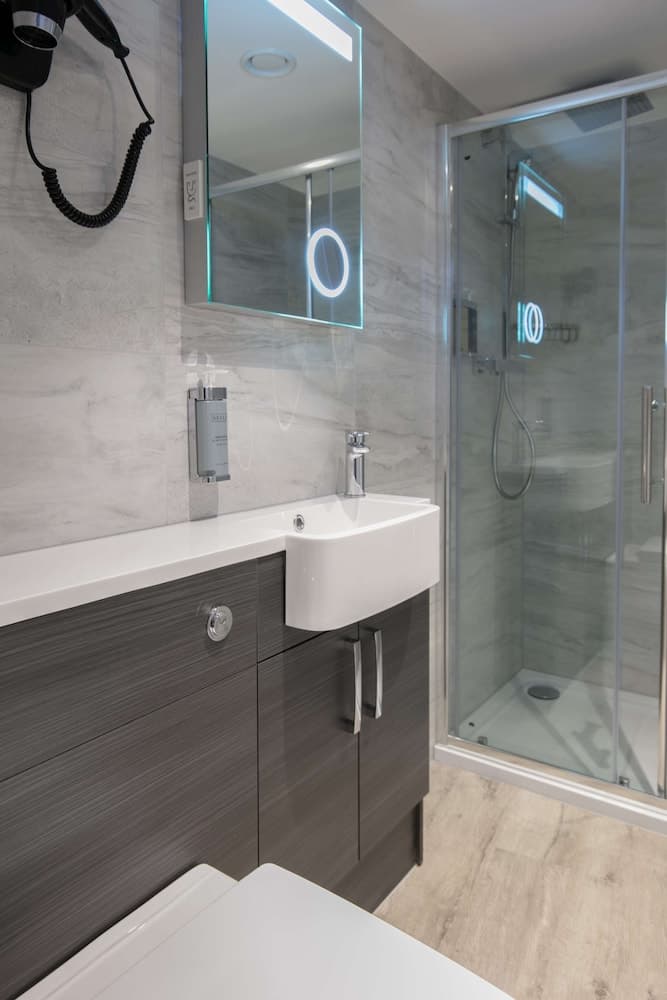 Spark by Hilton Luton photo 6