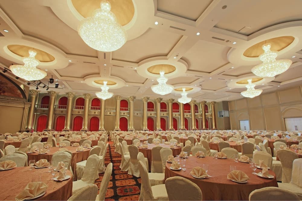 Harmoni One Convention Hotel & Service Apartments photo 2