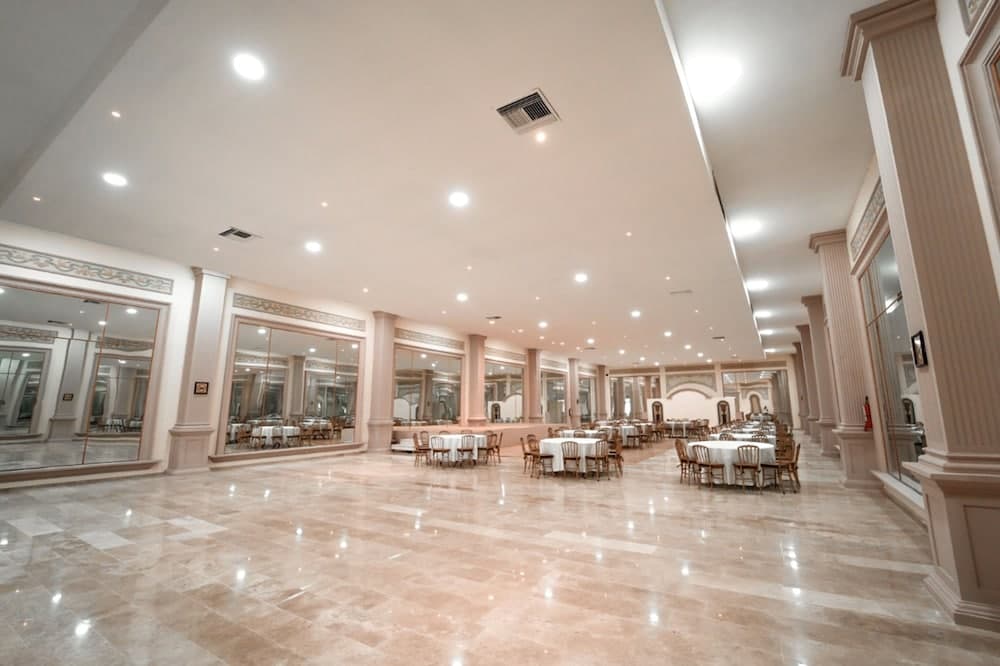 Alameda Grand photo 8