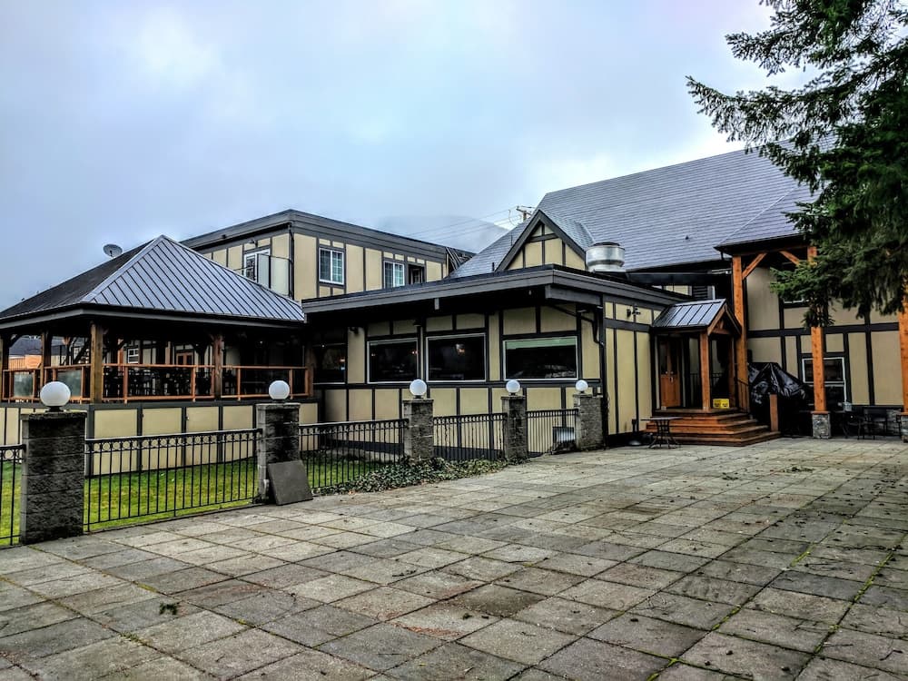 Riverside Inn photo 3
