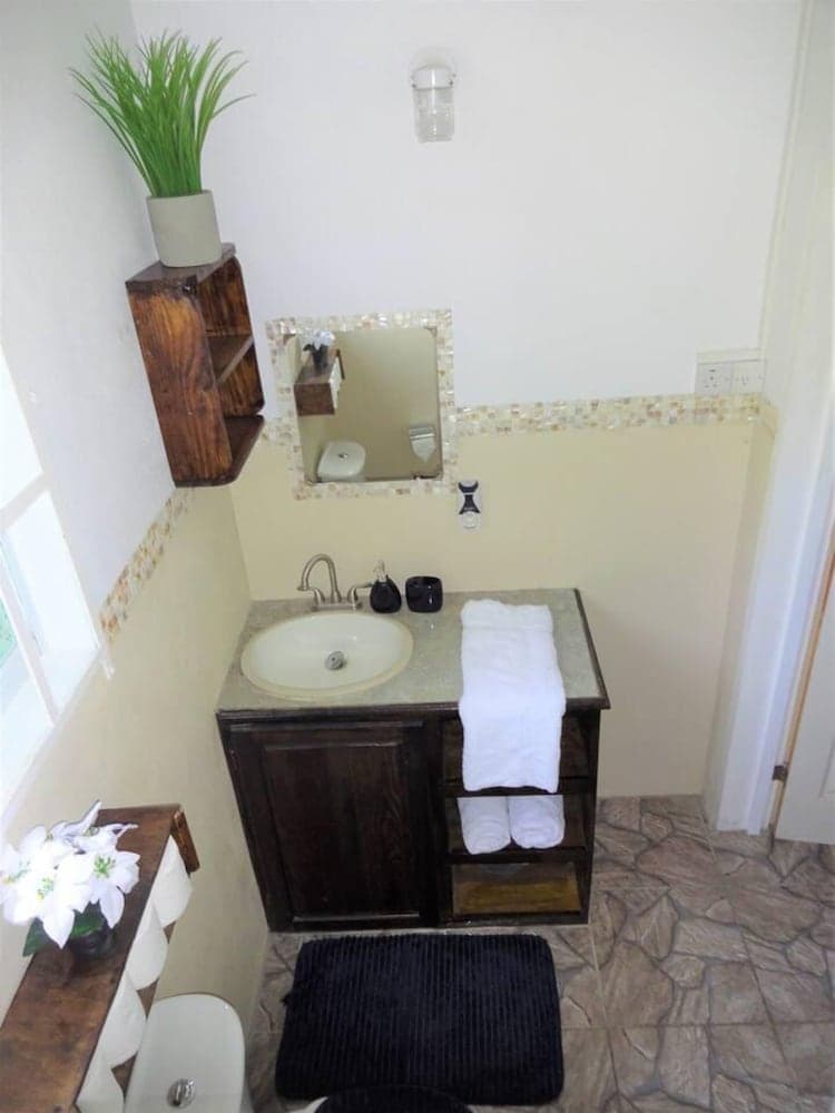 Beautiful 1-bed Apartment in Saint George's photo 7