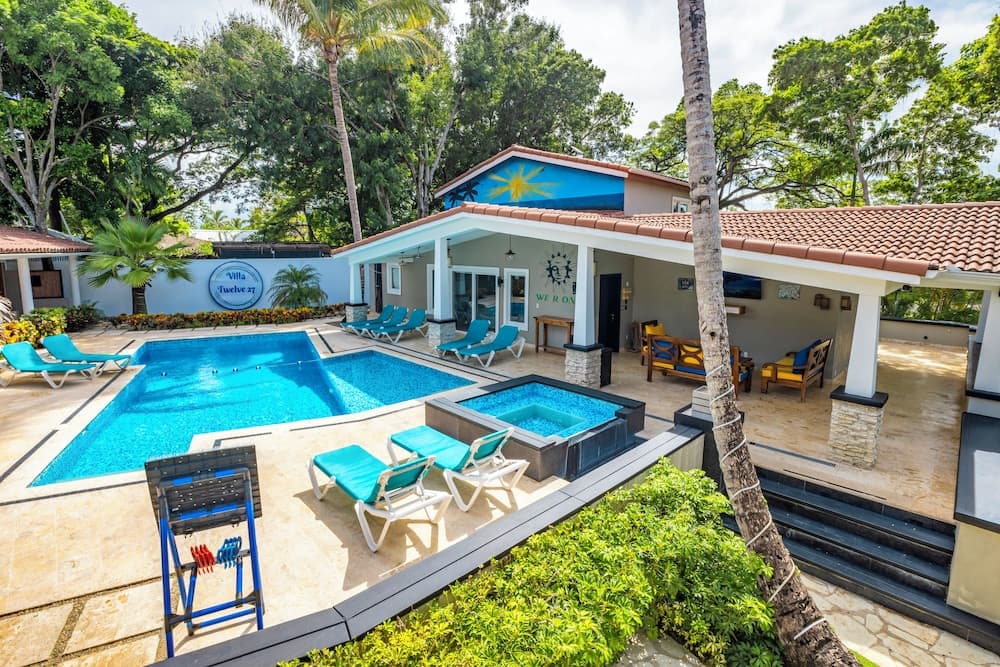 Villa Twelve27