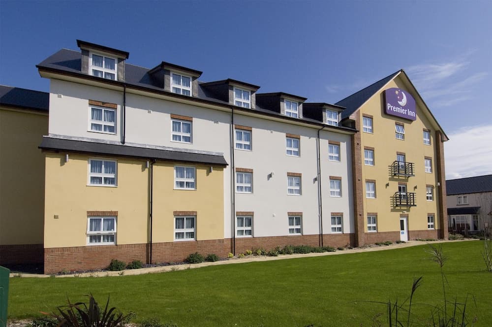 Premier Inn Llanelli Central East photo 4