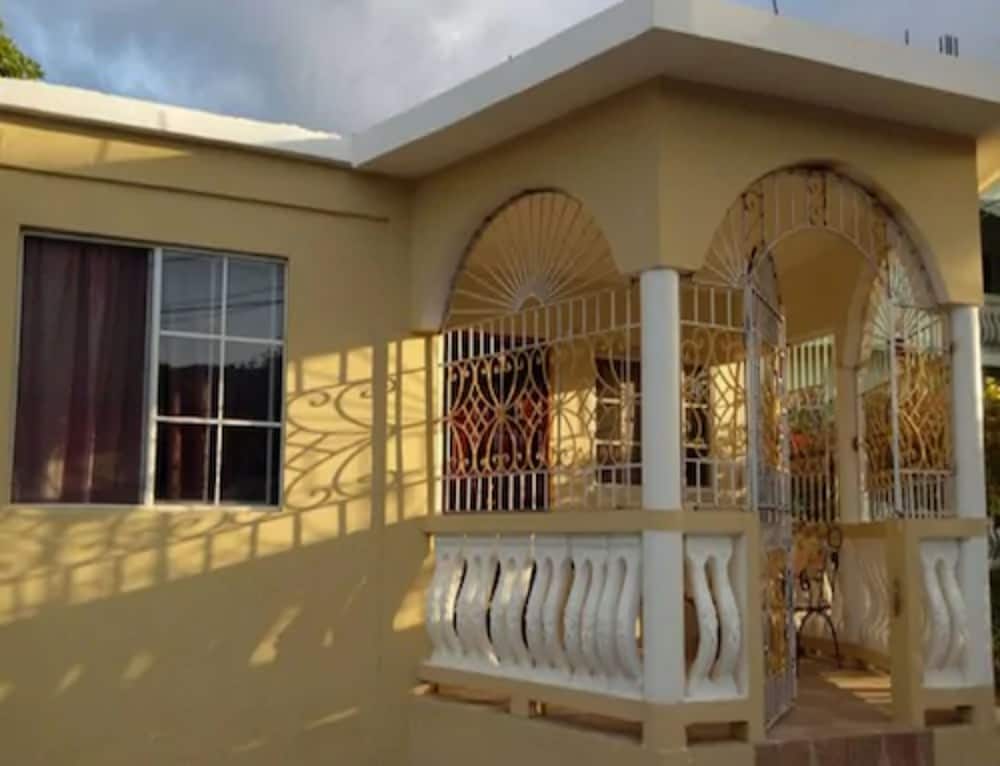 Reggae Moon Guest House