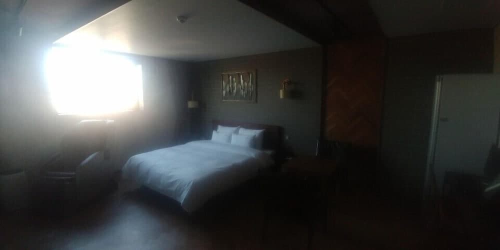 Central Hotel photo 5