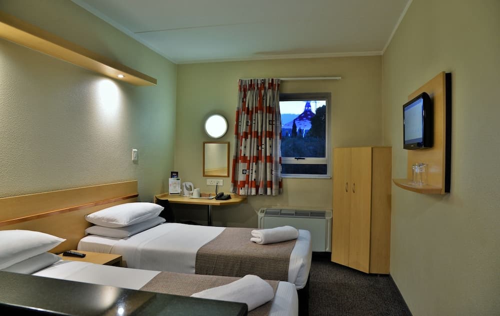 Road Lodge Carnival City photo 5