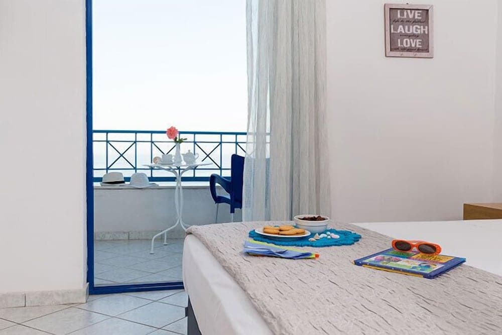 Karras' Star Hotel photo 2