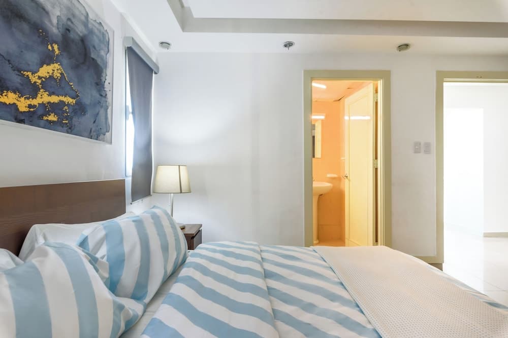 Oceanfront Condo in Ave. España Sleeps 8 photo 4