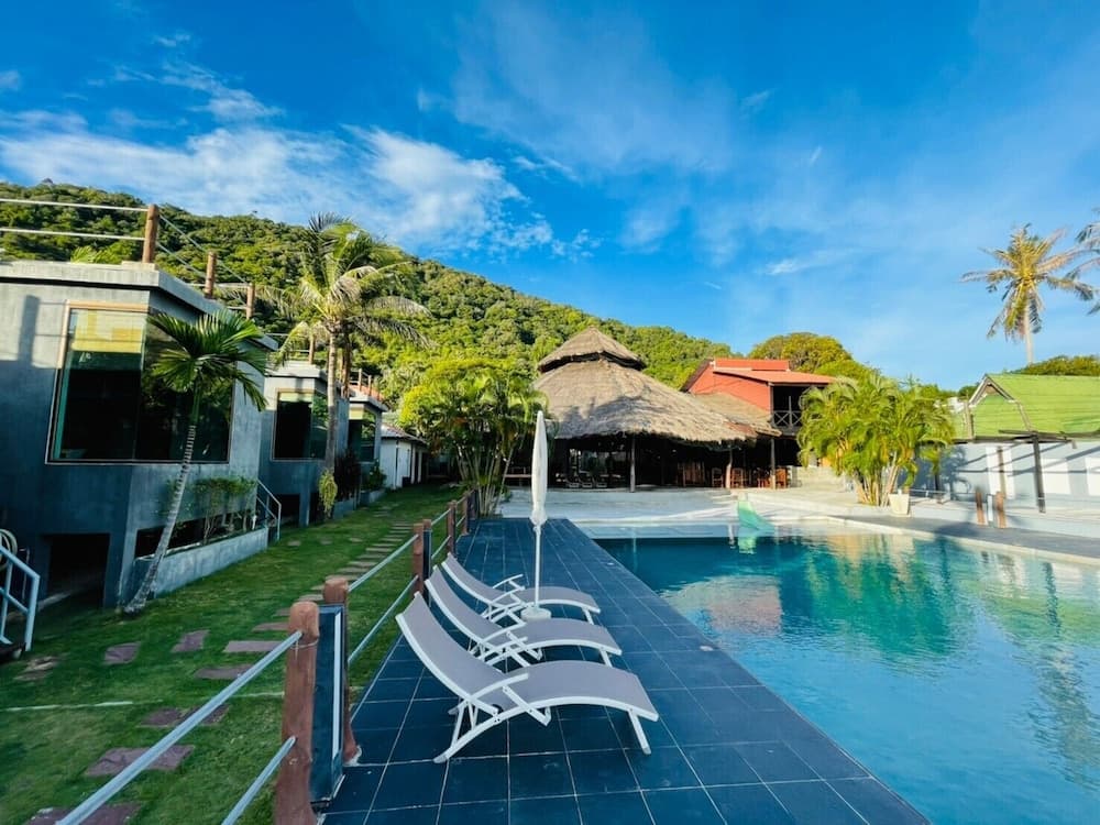 The Sea Resort Haad Rin photo 2