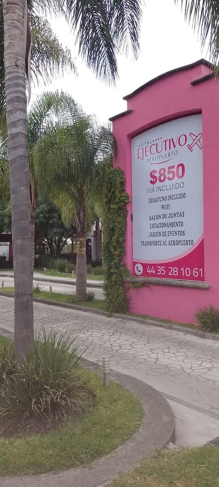 Hotel Ejecutivo Aeropuerto Morelia photo 9
