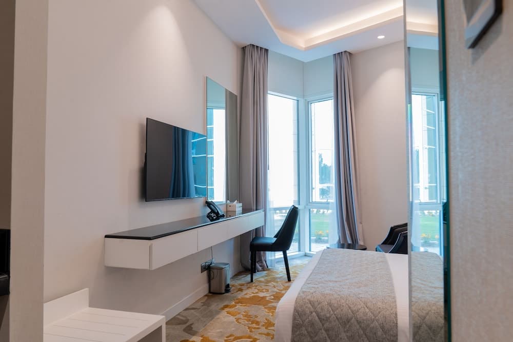 eStay Hotel photo 7