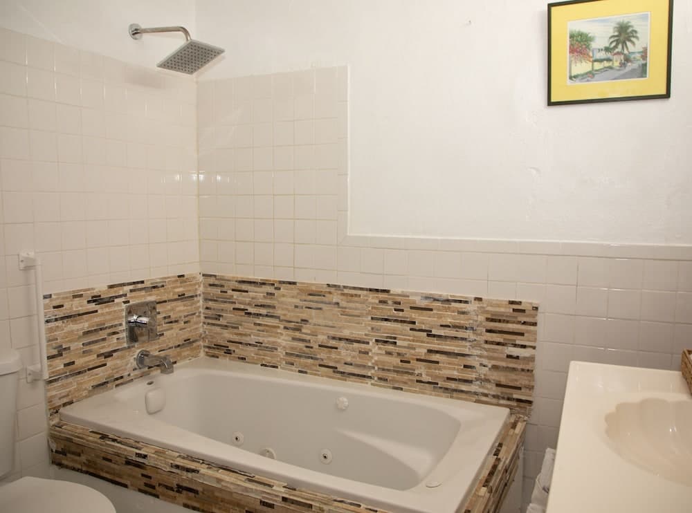 Tingum Village Hotel photo 4
