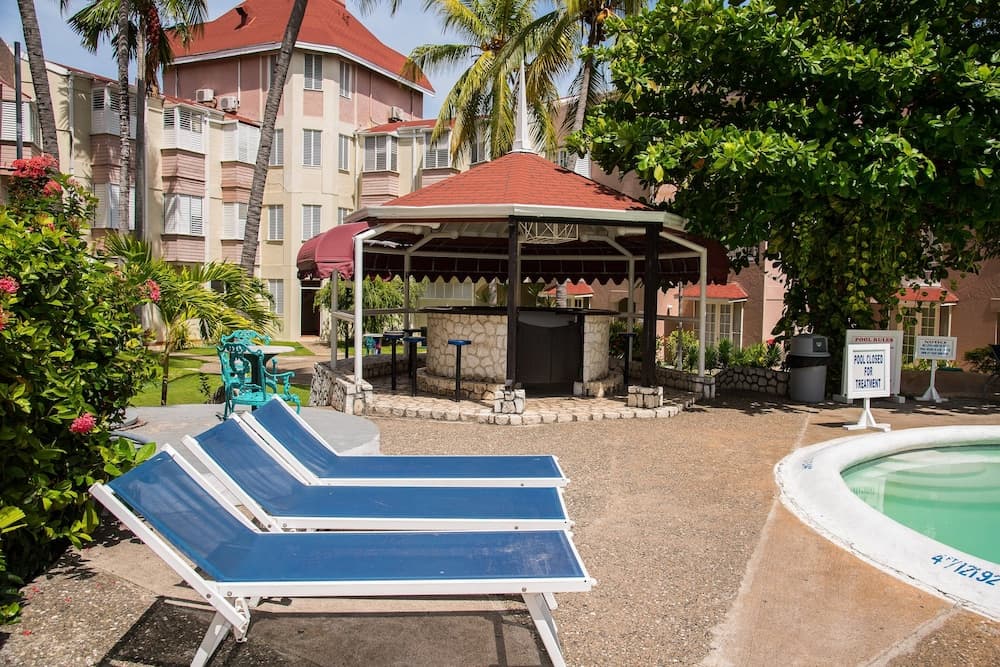 Emerald Corner at Fishermans point photo 9