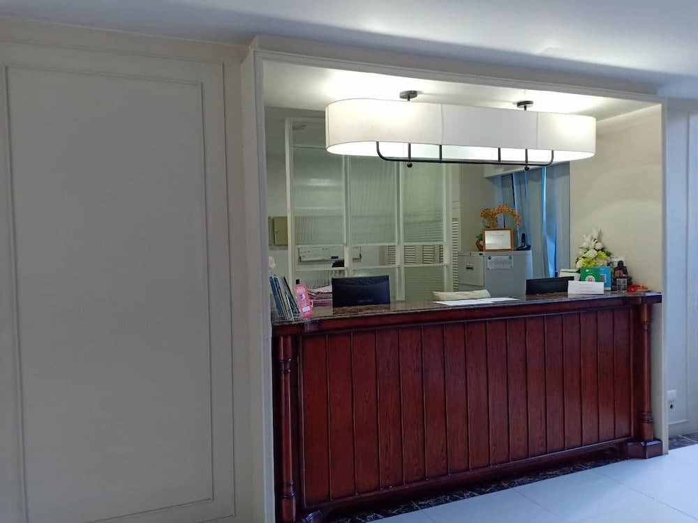 Dlux Condominium photo 3
