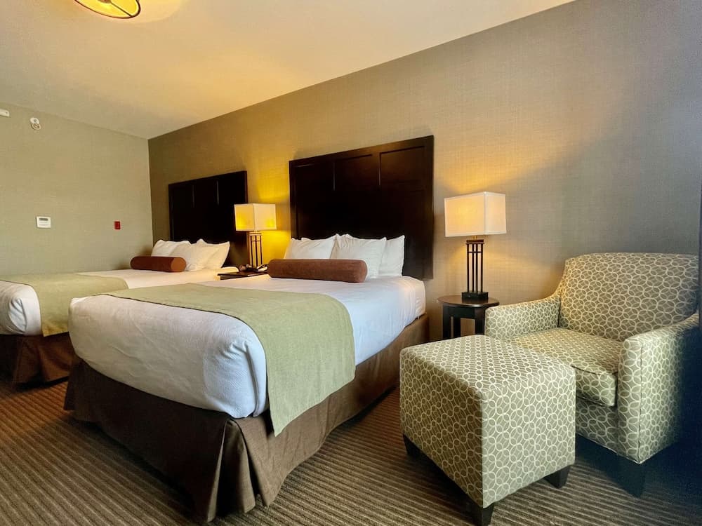 Best Western Plus Okotoks Inn & Suites photo 3