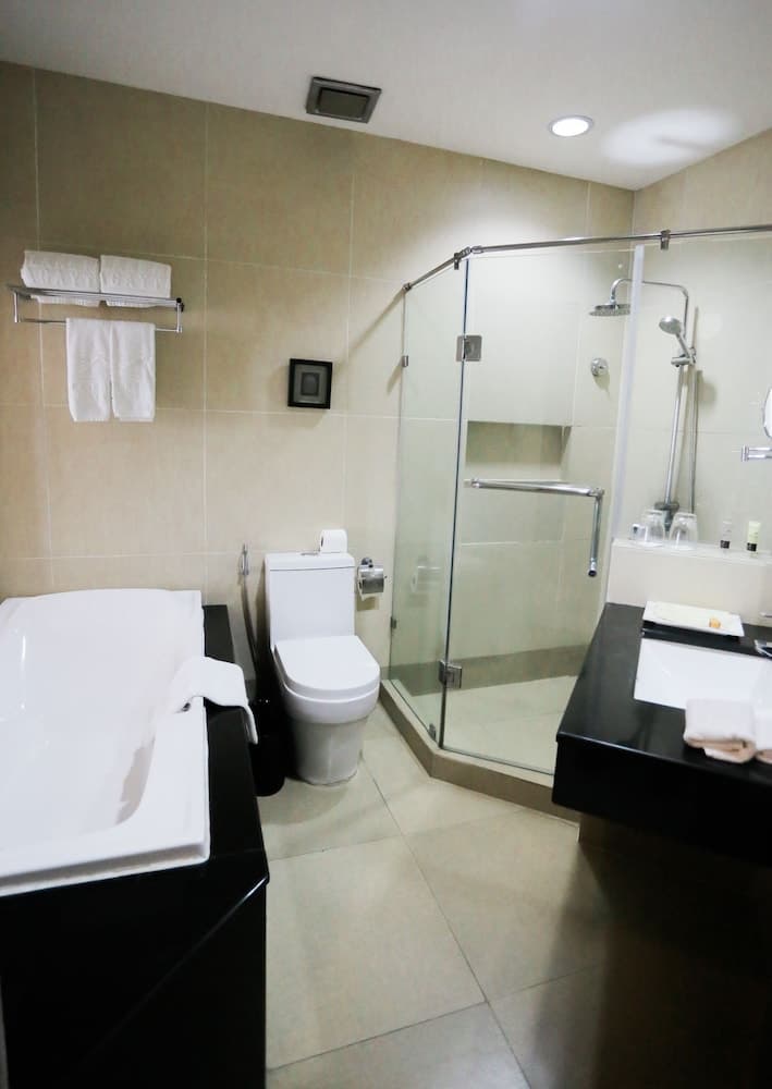 The Lake Hotel Tagaytay photo 2