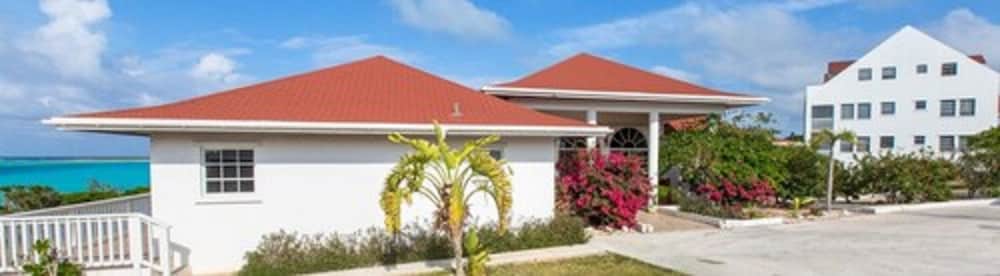 Gems at Paradise Beach Hotel