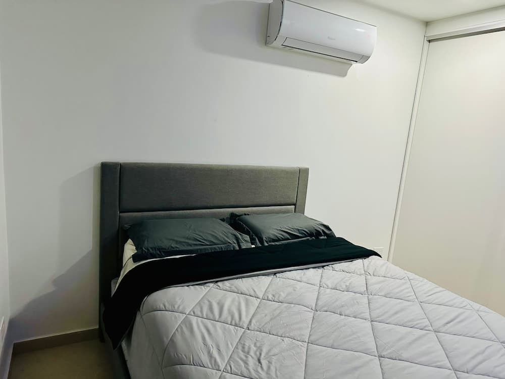 Unit 6 house photo 9