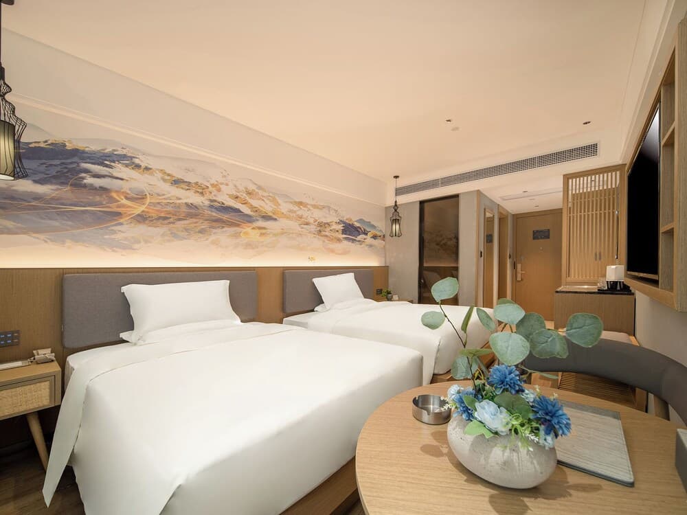 Trendy Romantic Hotel Guangzhou Panyu Qiaonan Aoyuan Plaza Branch - Free Deliver Service to Canton Fair Complex During Canton Fair Period photo 8
