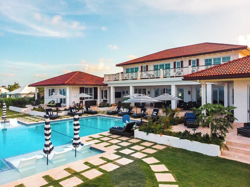 Secluded Serenity: Beachfront Estate On Private Acres photo 2