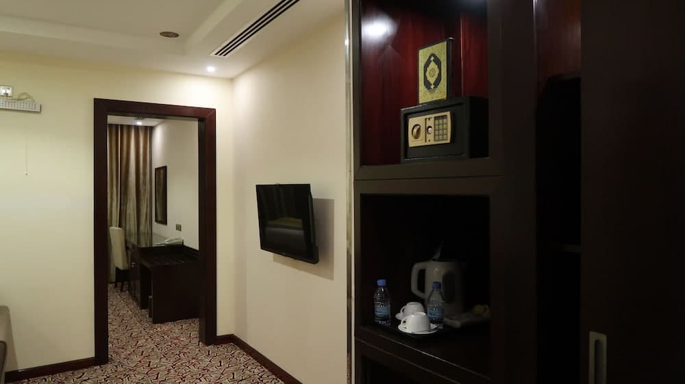 Lotus Hotel photo 7