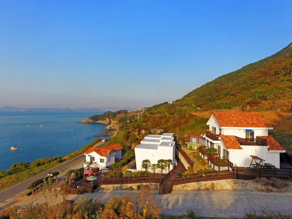 Namhae Bluemare Pension photo 2