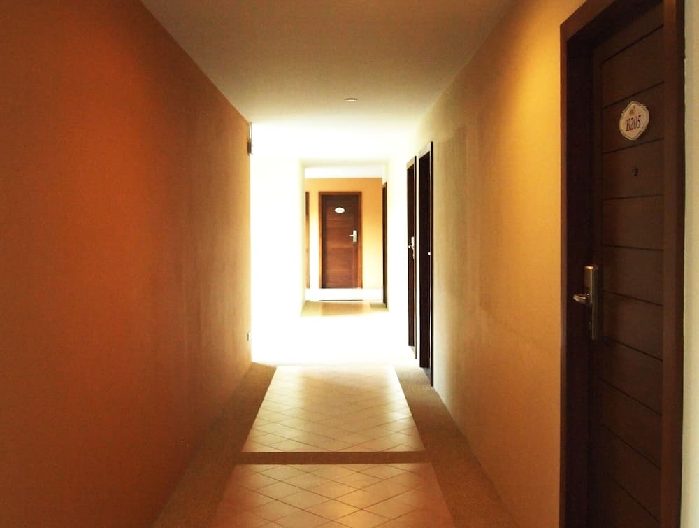 Phuket Ecozy Hotel