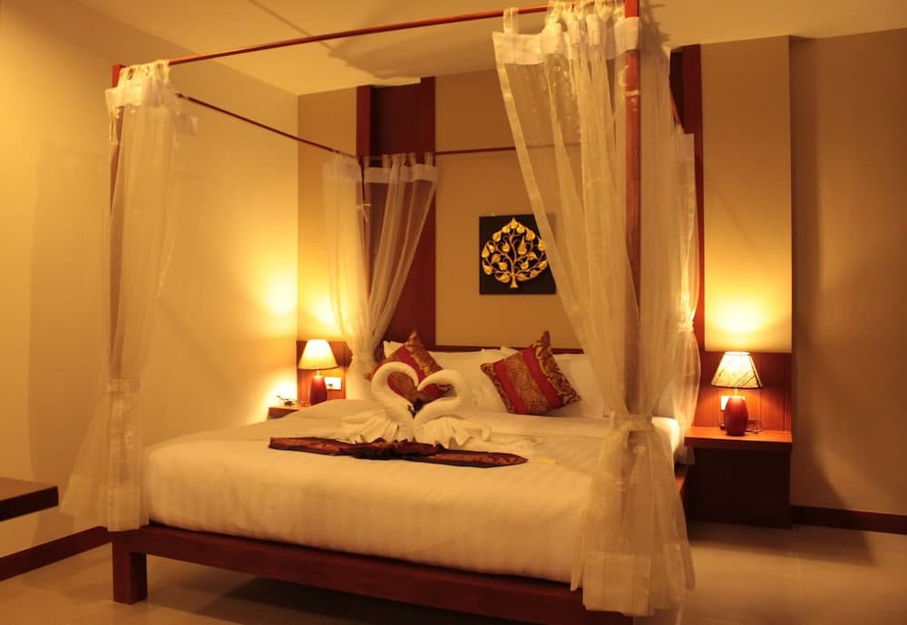 Patong Hemingway's Hotel photo 4
