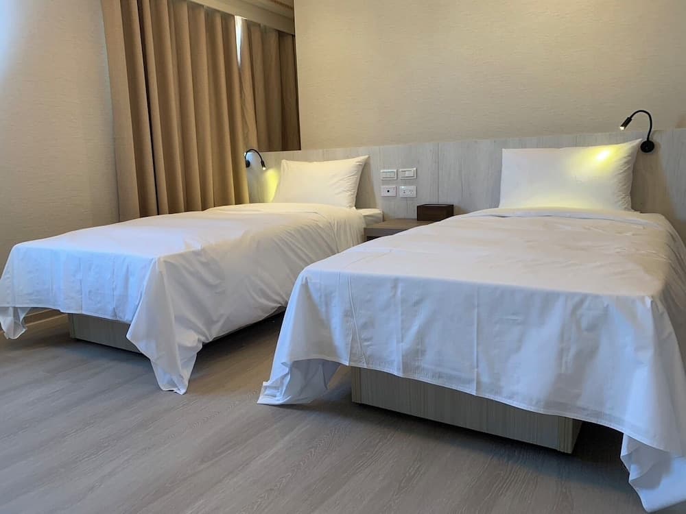 Good Hotel