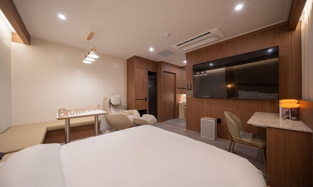 hotel room