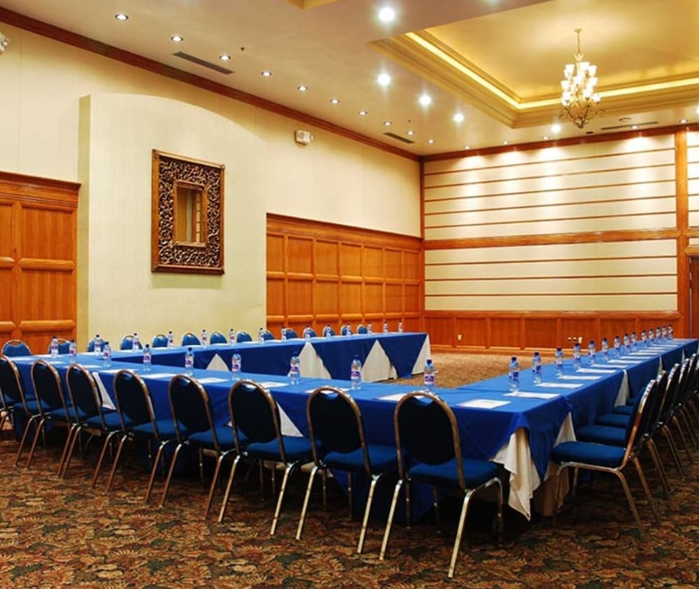 meeting & event spaces
