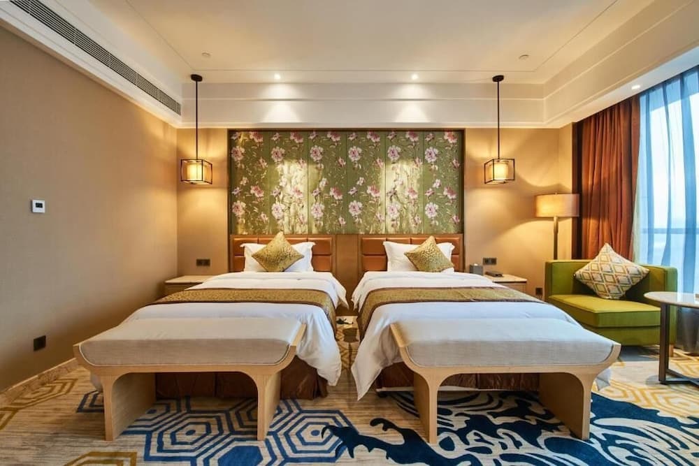 Huayu Landmark Hotel photo 8