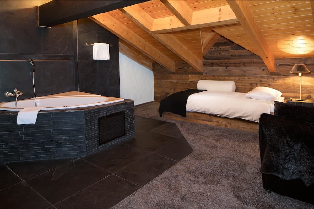 Hostellerie du Pas de L'Ours Relais et Chateaux photo 6